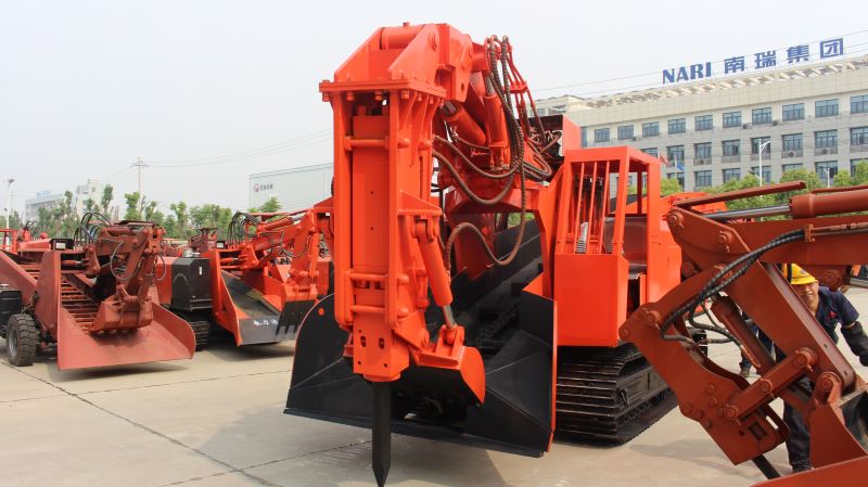 破挖一體扒渣機(jī)